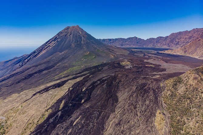 7. Ascension of VOLCAN Grand Pico to FOGO - The Ascent Up Grand Pico: 3 to 4 Hours of Honest Climbing