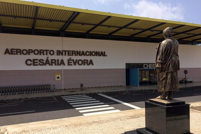 Airport Transfer Cesária Évora Int (VXE) to Mindelo or Vise Versa - What door-to-door transfer feels like (and why it beats taxi lines)