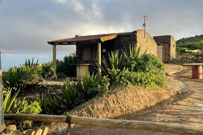 Beaches, Villages and Monte Verde, São Vicente Excludes City - Salamansa: a lively fishing village with kite and wind energy