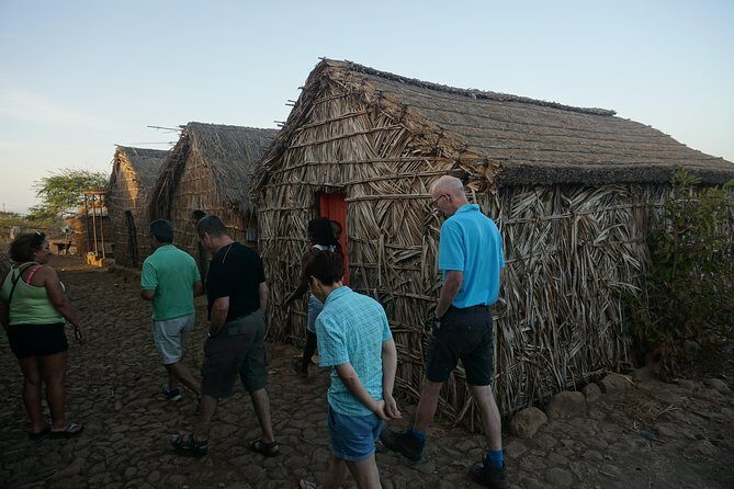 Best of Santiago Island: Cidade Velha, Workshop & Tarrafal Beach Tour - Pelourinho and the Former Slave Market: Learning With Local Links