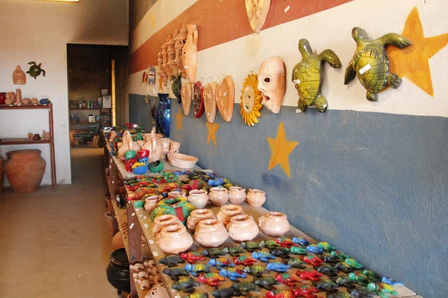 Boa Vista: Shipwreck, 4x4 Ride & Caves Day Tour with Lunch - Lunch in Sal Rei: Where the Day Turns From Touring to Hanging Out