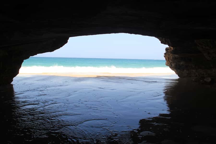 Boa Vista: Shipwreck, 4x4 Ride & Caves Day Tour with Lunch - Pottery School Shopping: Crafts You Can Actually Connect To
