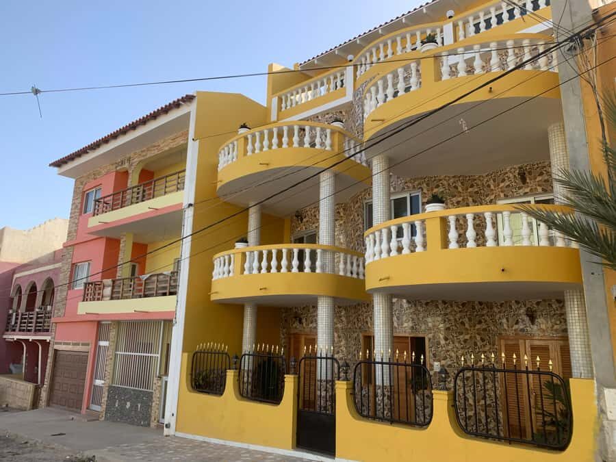 Boavista: City Tour with a Splash at Estoril Beach - Who this tour suits best