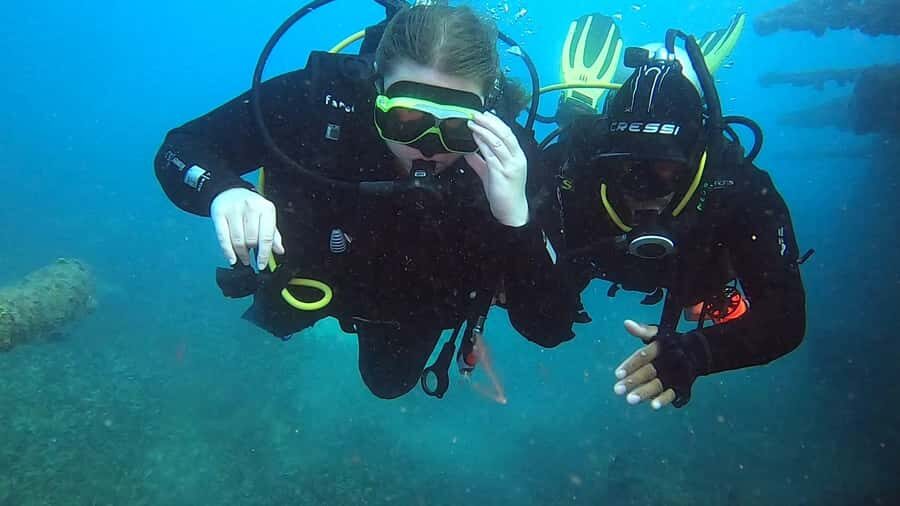 Discover Scuba Diving Program for Beginners - Theory and Gear Fit: The Stuff That Makes You Less Nervous