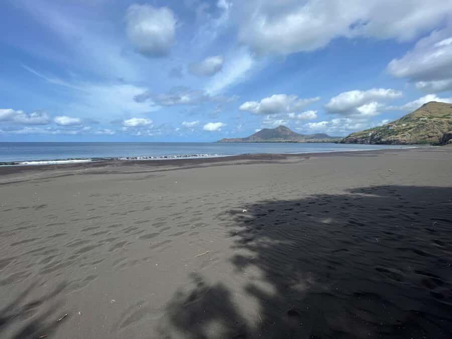 Discover the Black Sand Beach+the Natural Pool - The 4-hour private format: how the timing works in practice