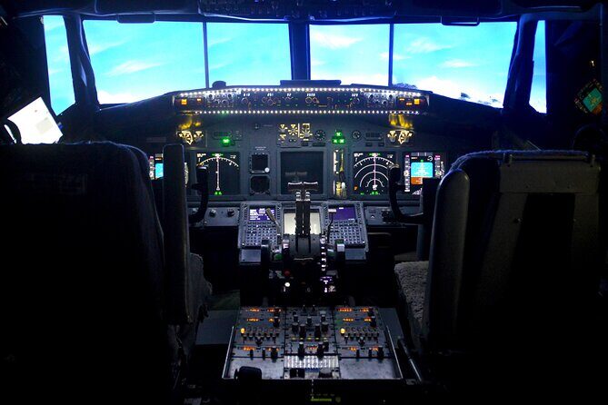 Flight Simulation Experience - A Pilot-for-a-Day Session in a Boeing 737 Cockpit