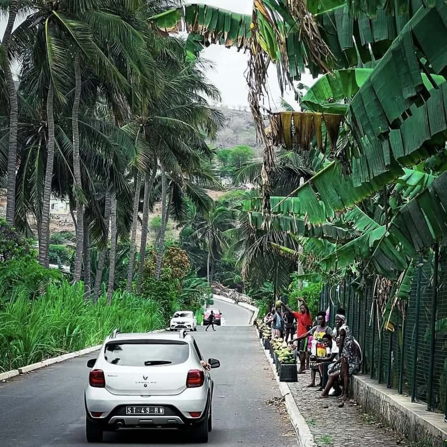 From Praia: Explore the island with local Tour guide - Hotel Pickup, a 7-Person Group, and How the Day Paces