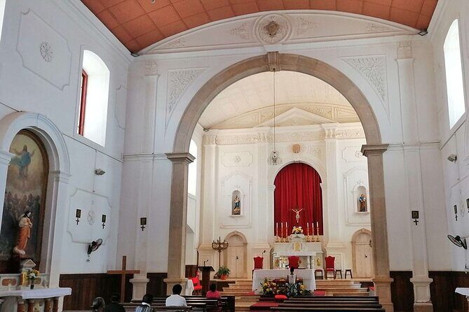 Guided city Tour Praia, Highlights tour - Igreja Nossa Senhora da Graça: Faith and Medieval-Style Clues