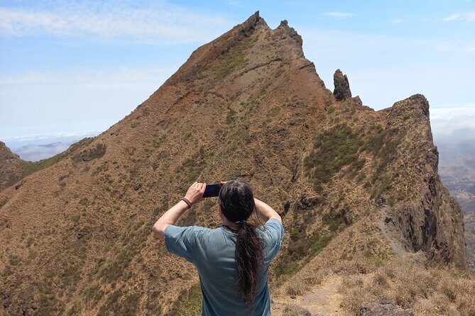 Hiking Pico de Antónia – Summit Adventure & Scenic Views - The Hike Itself: What Moderate Fitness Means for You
