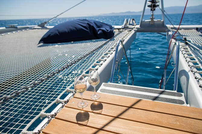 Lounge Catamaran SODADE Half-Day (Adults Only) - Comfort on SODADE: how crowding changes the whole experience