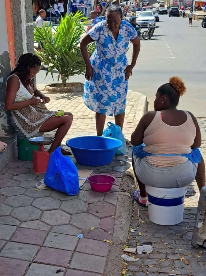 Mindelo City Walking Tour - Markets and Shopping Stops: How the Day Moves From Street to Souvenir