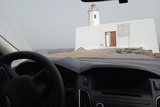 Praia city to the airport. - Who should book this transfer (and who might rethink it)