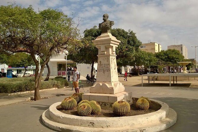 Praia city to the airport. - The 10–20 minute ride: safety, quiet, and comfort that add up