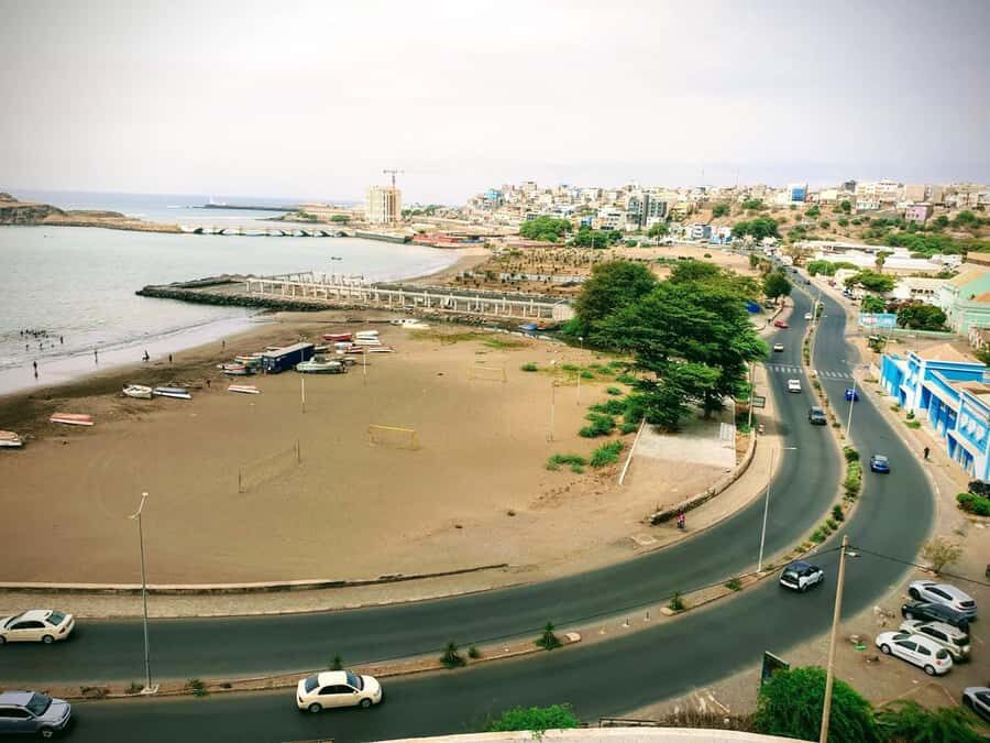 Praia City Tours - Starting at Plateau: your easiest way to get oriented