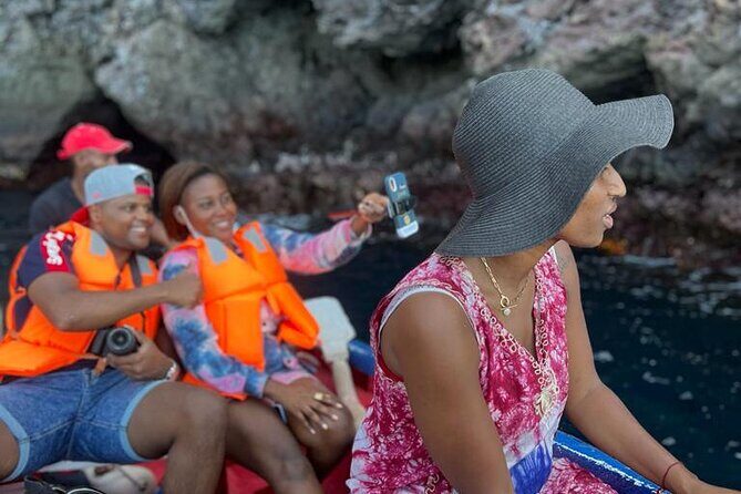 Private Tour in Praia, Cape Verde - Ribeira da Barca and the Aguas Belas caves boat ride
