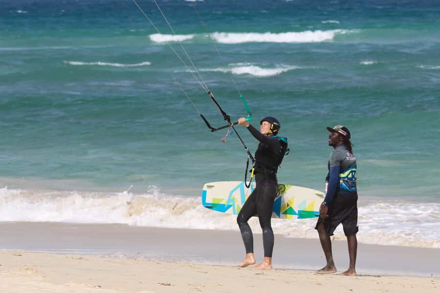 Sal: Kitesurfing Lessons - Where you meet in Santa Maria and how the timing works
