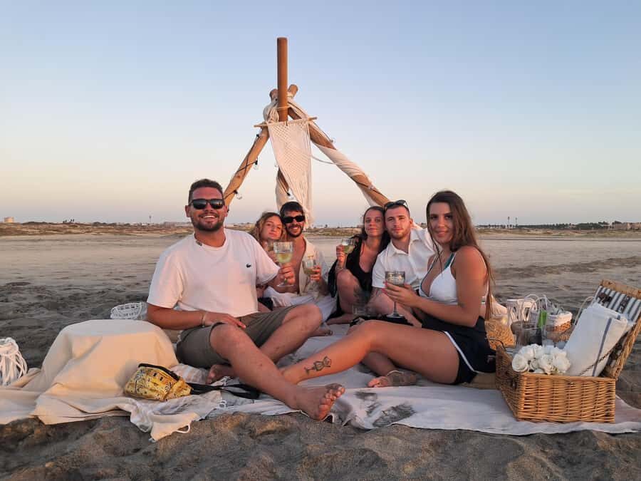 Sal: Romantic Sunset Escape with Wine and Roundtrip Transfer - Pickup at 5:30 p.m: how the round-trip transfer keeps it stress-free