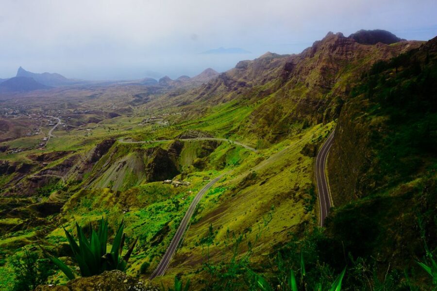 Santiago: Trek from Serra Malagueta to Rabelados Community - What you’ll see on the trail: endemic plants, at-risk birds, and natural contrasts