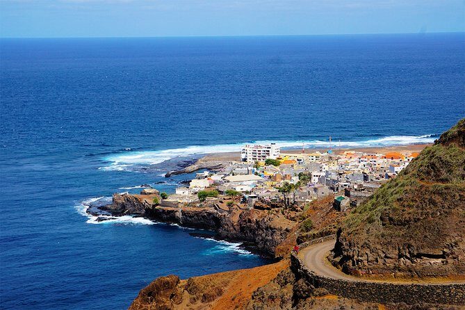 Santo Antão: Hike Ponta do Sol - Fontainhas - Cruzinha - Cruzinha finish: volcanic rocks, ocean views, and a village ending
