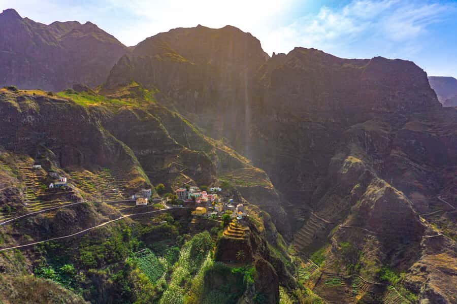 Santo Antão: Ponta do Sol & Fontainhas Guided Trip with Hike - Guides, languages, and group size: what you can realistically count on