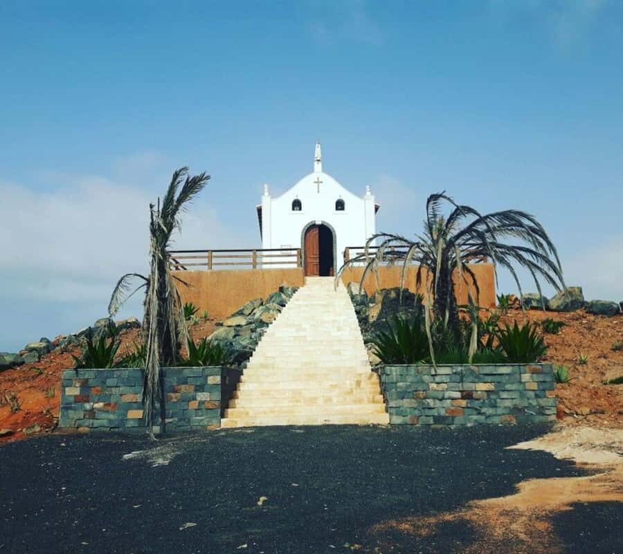 Shipwreck, Viana Desert & Rabil Pottery - Viana Desert: walk barefoot across Cape Verde’s big white sands