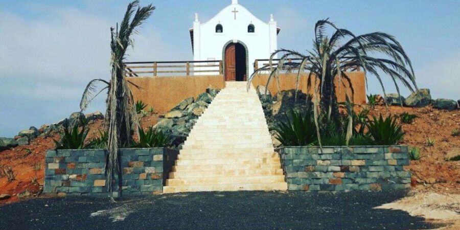 Shipwreck, Viana Desert & Rabil Pottery - Chapel of Our Lady of Fatima and Sal Rei: finishing with city rhythm